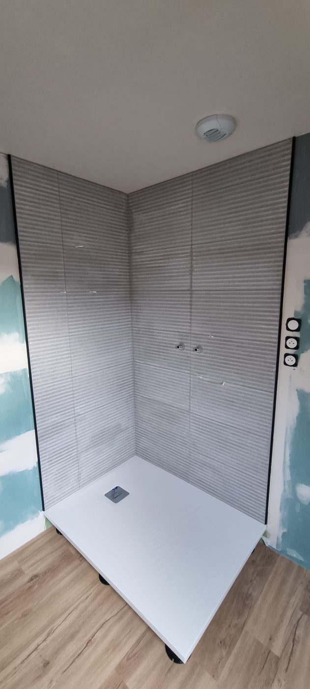 Douche carrelée